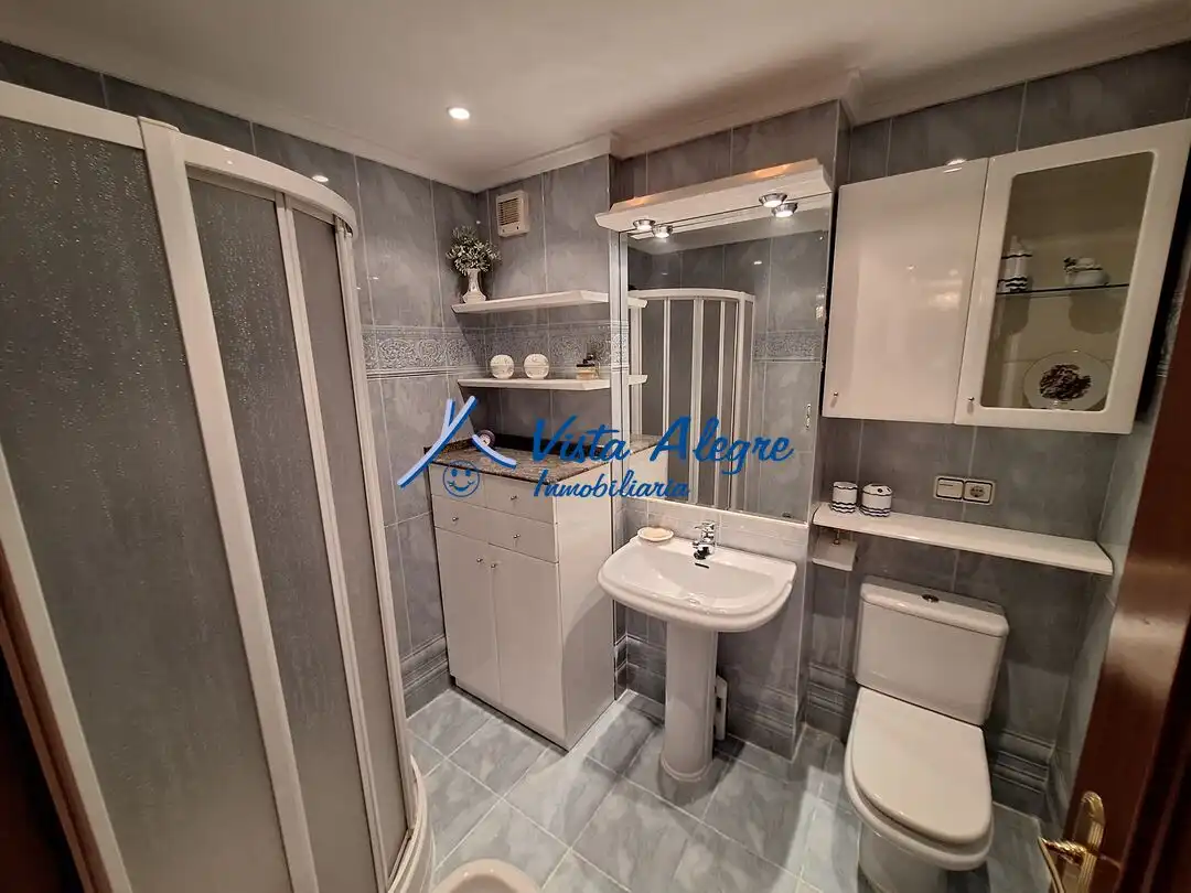 Bany de Apartament en venda en Haro amb Calefacció, Parquet i Terrassa