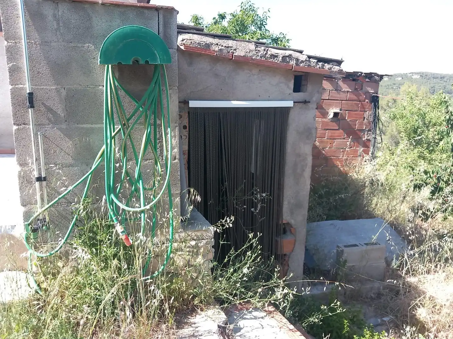Vista exterior de Casa o xalet en venda en Torrelles de Foix amb Calefacció i Traster