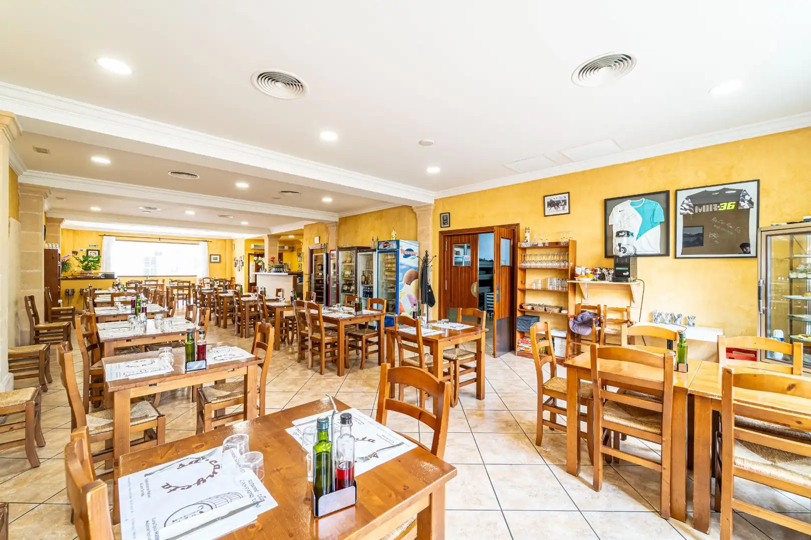Local comercial en traspaso en Maria de la Salut, imagen 2