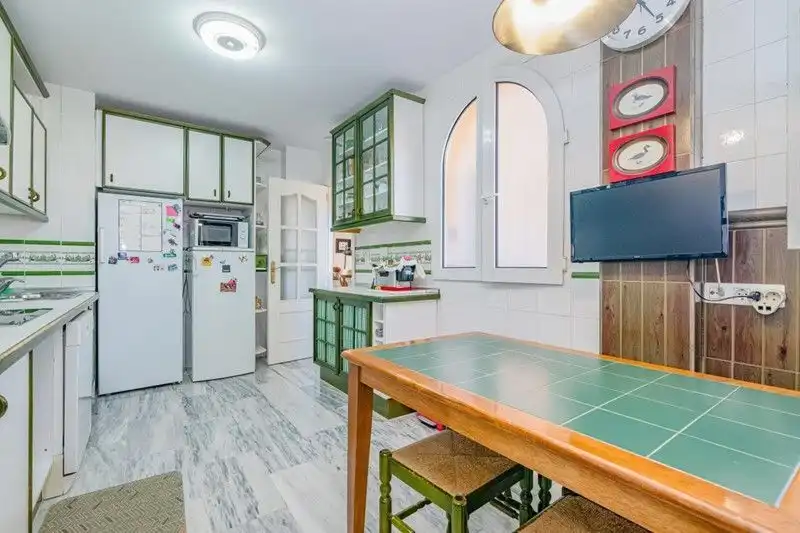 Cuina de Casa o xalet en venda en Jun amb Aire condicionat, Terrassa i Traster