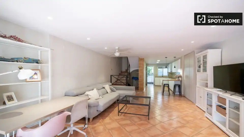 Wohnung zur Miete in Valencia mit Klimaanlage, Heizung und Möbliert