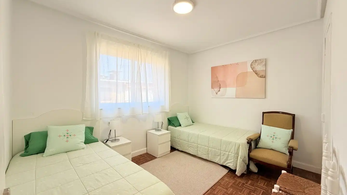 Bedroom of Flat for sale in Laredo