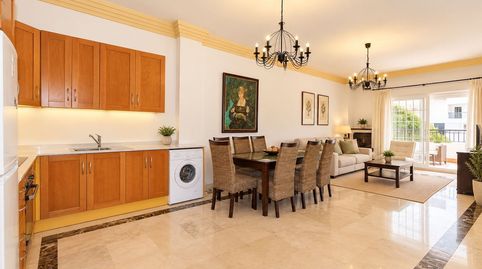 Foto 2 de Piso en venta en Las Brisas, Marbella