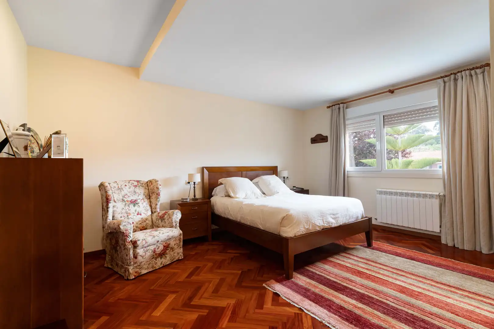 Habitación de Casa o chalet en venta en Sada (A Coruña) con Calefacción, Jardín privado y Piscina