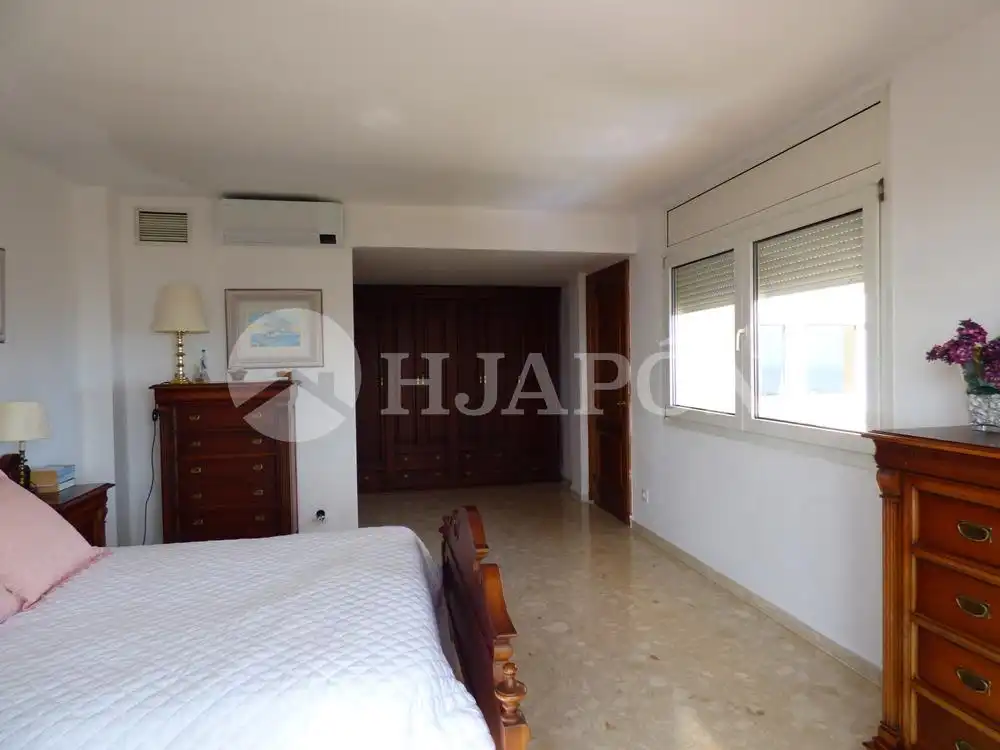 Habitación de Casa o chalet en venta en Badalona con Aire acondicionado, Jardín privado y Terraza