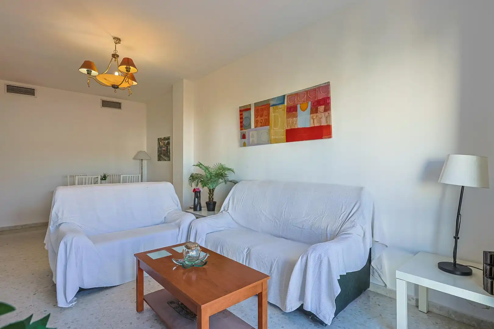 Living room of Flat for sale in Sevilla  with Air Conditioner and Furnished