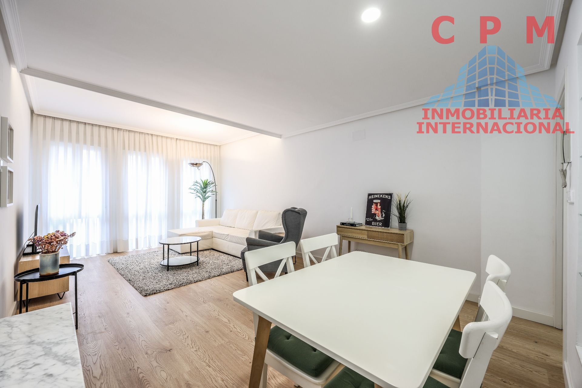 Sala d'estar de Pis de lloguer en  Madrid Capital amb Aire condicionat, Calefacció i Parquet