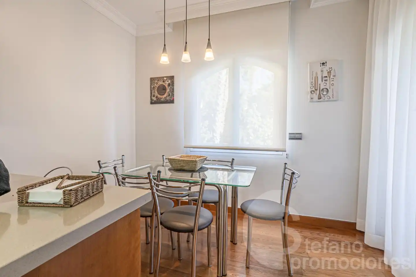 Menjador de Casa o xalet en venda en Málaga amb Aire condicionat, Jardí privat i Parquet