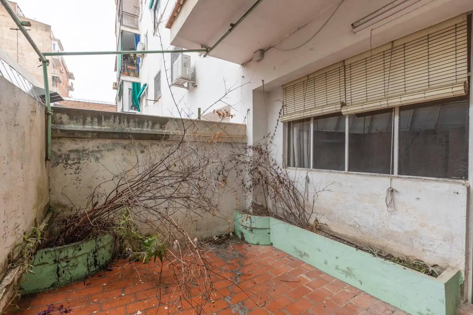 Vista exterior de Piso en venta en Granada con Calefacción