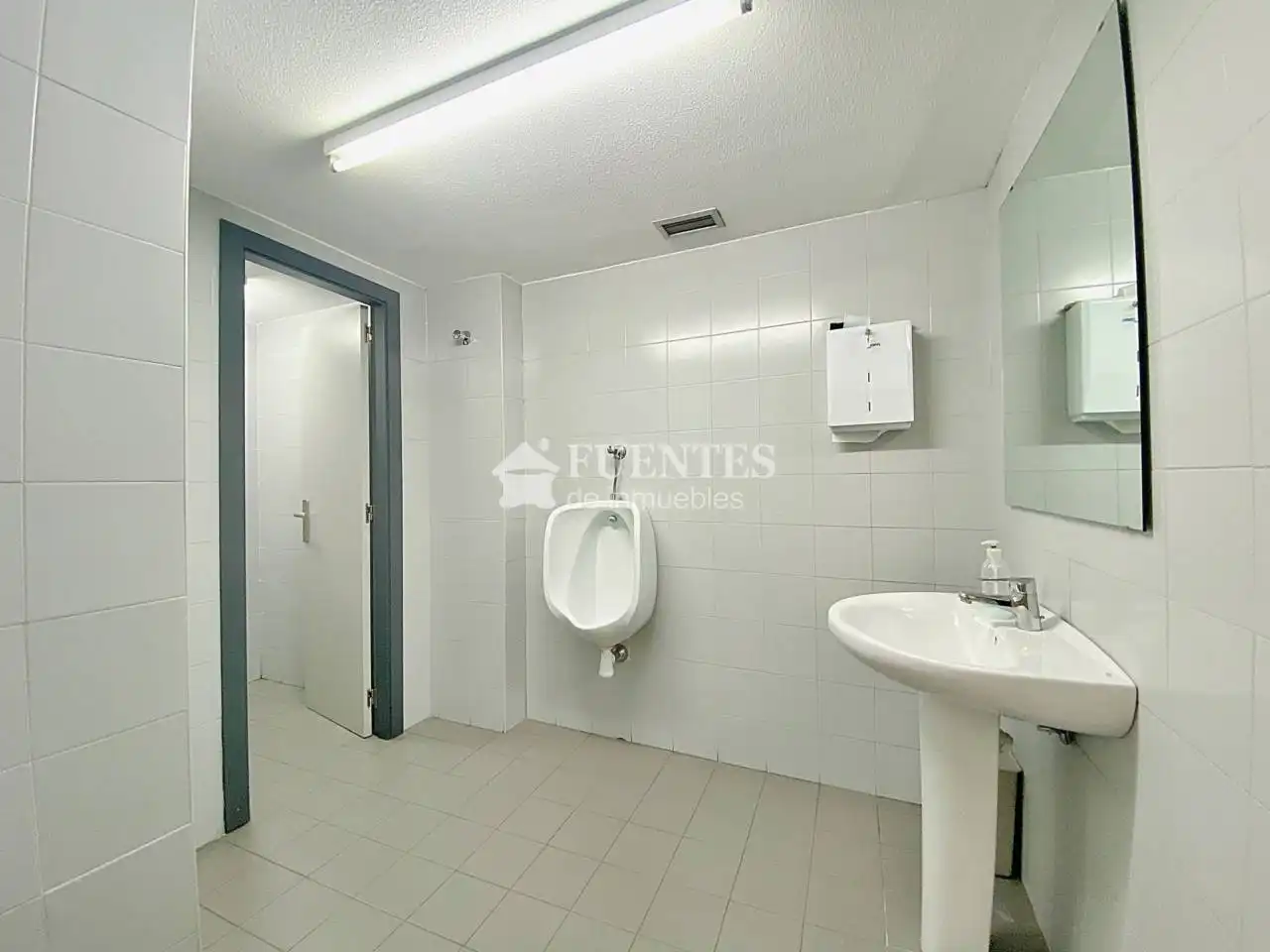 Local comercial en alquiler en Calle  Colombia, imagen 16