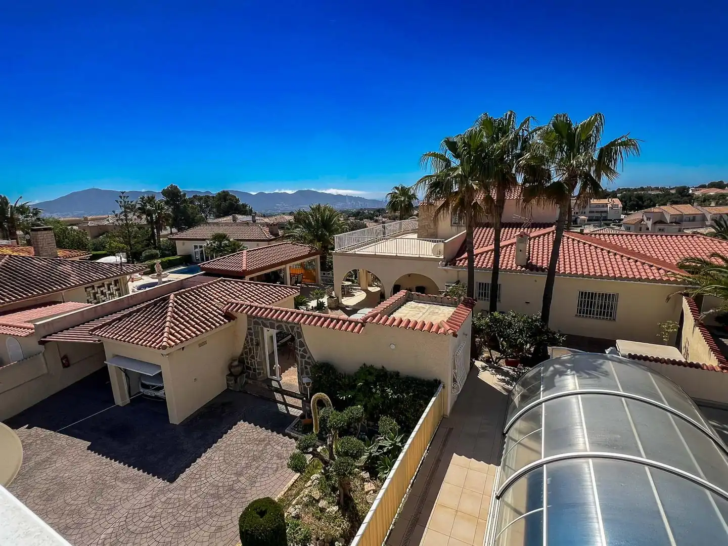 Vista exterior de Casa o chalet en venta en La Nucia con Aire acondicionado, Calefacción y Jardín privado
