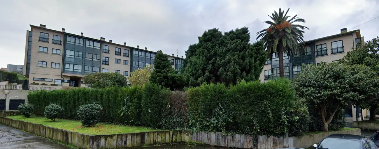 Vista exterior de Piso en venta en Oleiros con Trastero
