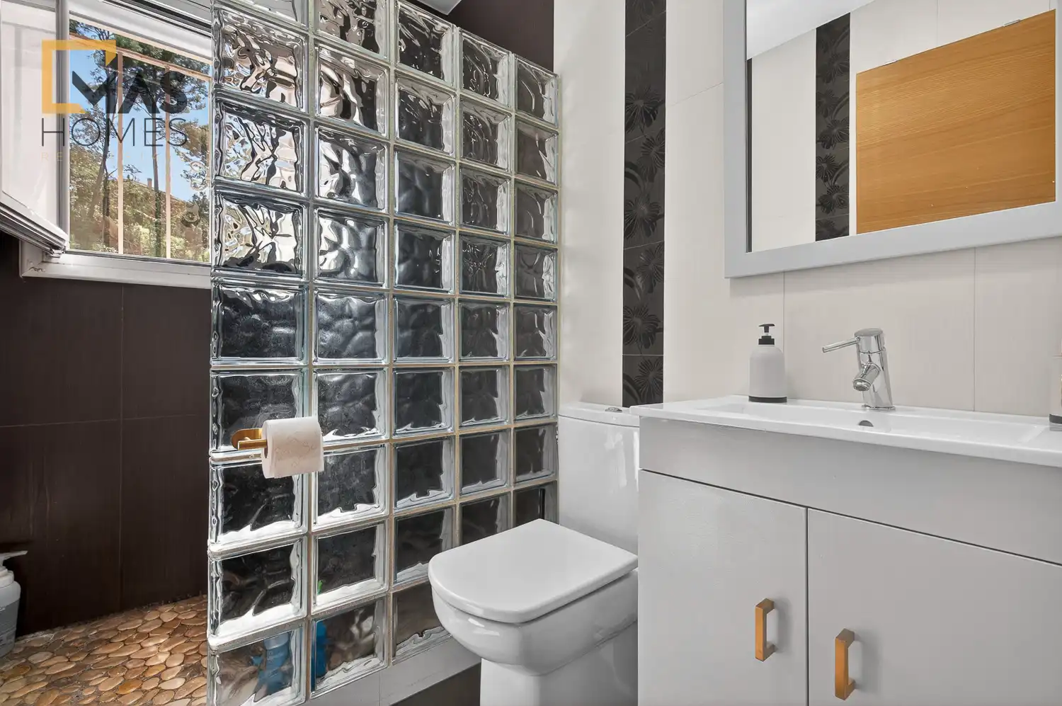 Bathroom of Houses for sale in Sant Cugat del Vallès  with Air Conditioner, Heating and Storage room