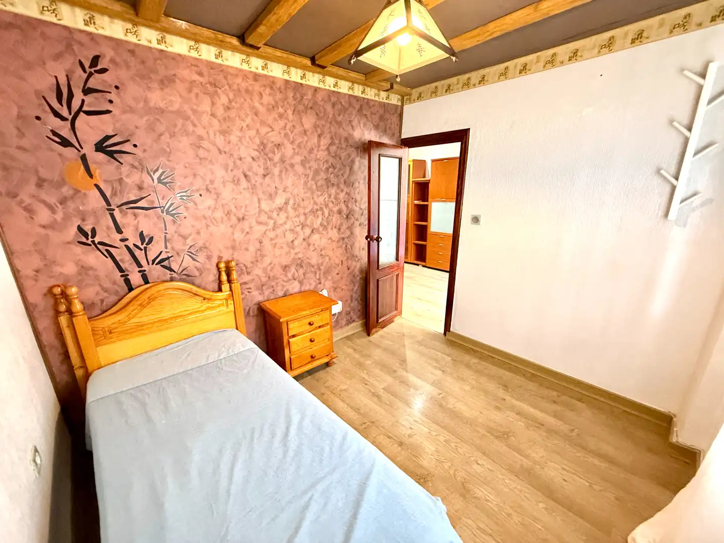 Schlafzimmer von Wohnung zum Verkauf in San Juan de Aznalfarache mit Klimaanlage und Ofen