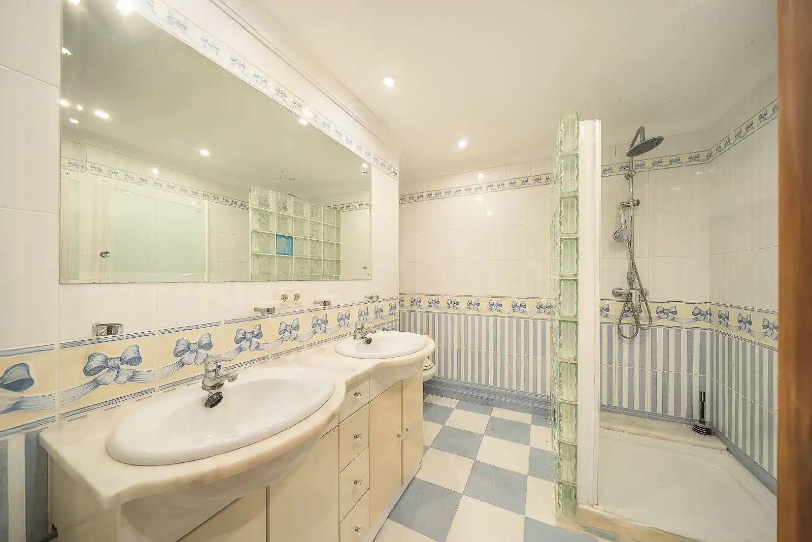 Bany de Apartament en venda en Calvià amb Aire condicionat, Calefacció i Jardí privat