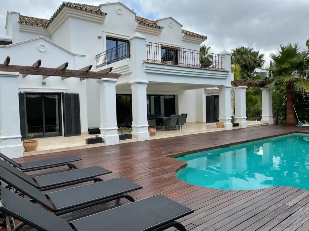 Villa mit Pool zur Miete in Milla de Oro