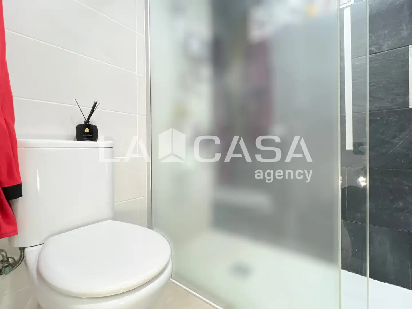 Baño de Piso en venta en Badalona con Terraza y Balcón