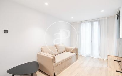 Living room of Flat to rent in  Barcelona Capital  with Air Conditioner, Heating and Furnished