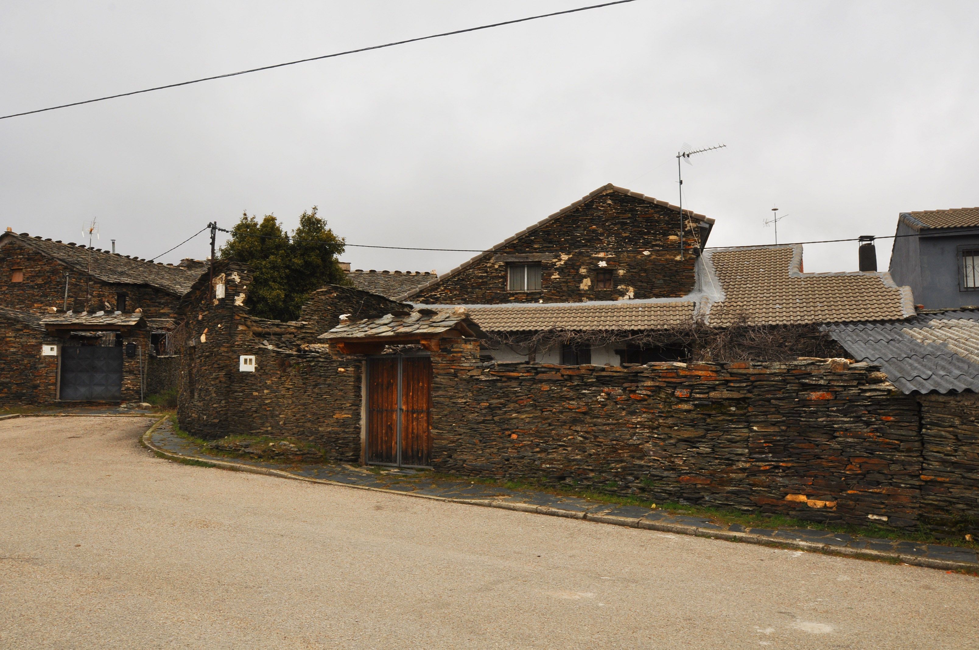 Exterior view of Single-family semi-detached for sale in Majaelrayo  with Private garden, Terrace and Storage room