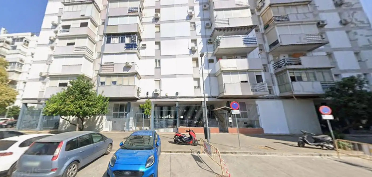Exterior view of Apartments for sale in Sevilla