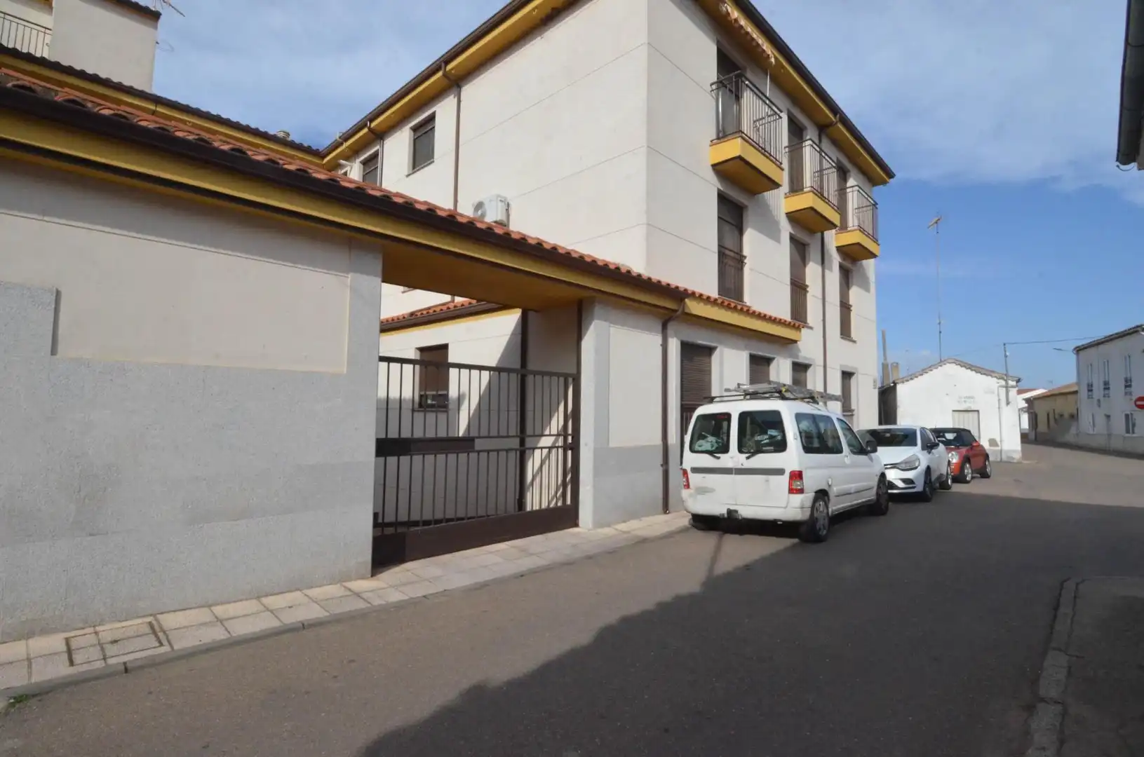 Vista exterior de Dúplex en venda en La Fuente de San Esteban  amb Calefacció, Terrassa i Traster