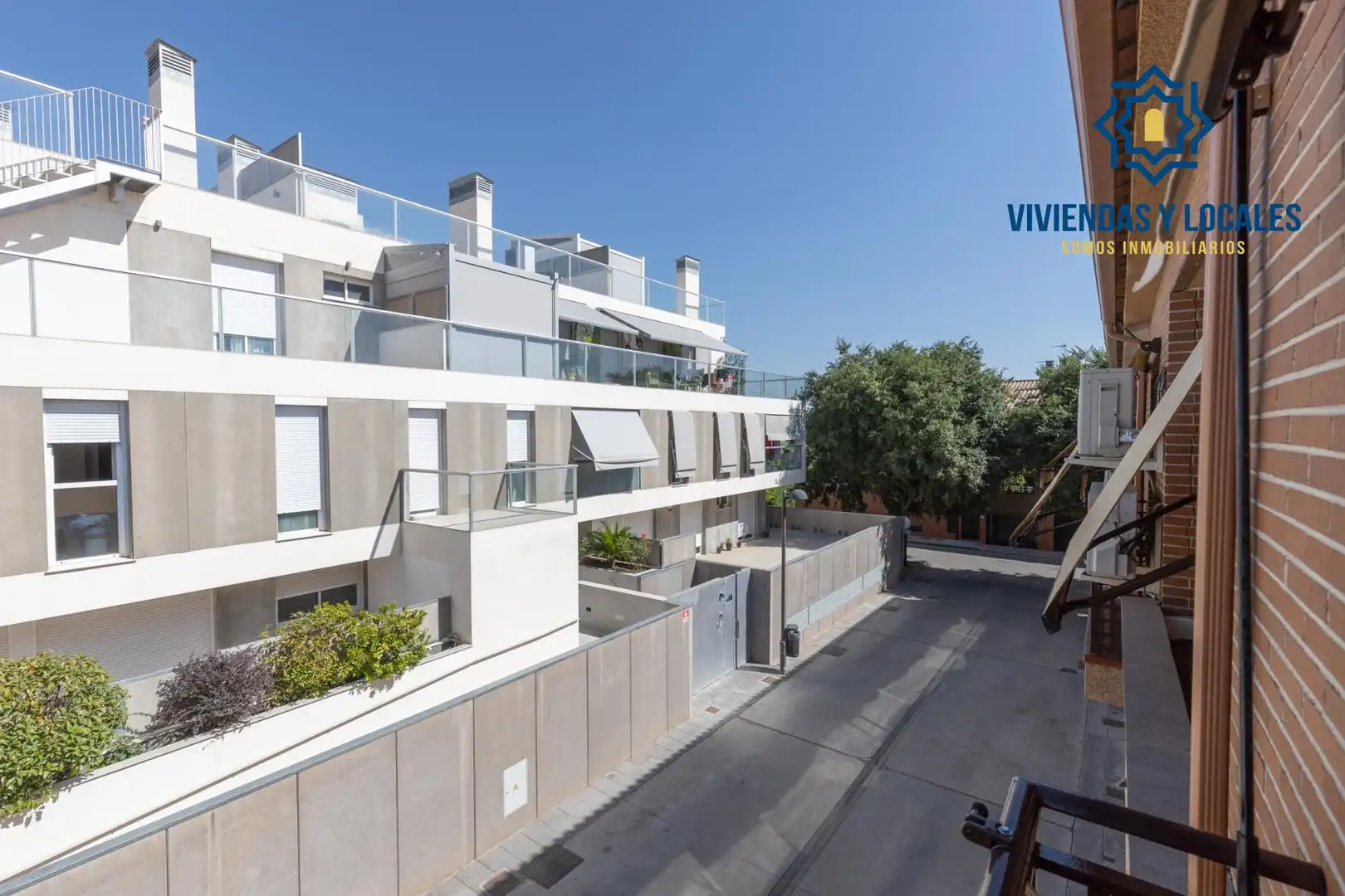 Vista exterior de Casa adosada en venda en Armilla amb Calefacció