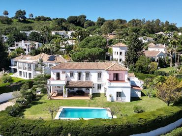 Villa con piscina in vendita a Calle Londres S/N