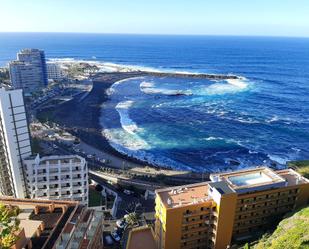 Vista exterior de Edifici en venda en Puerto de la Cruz