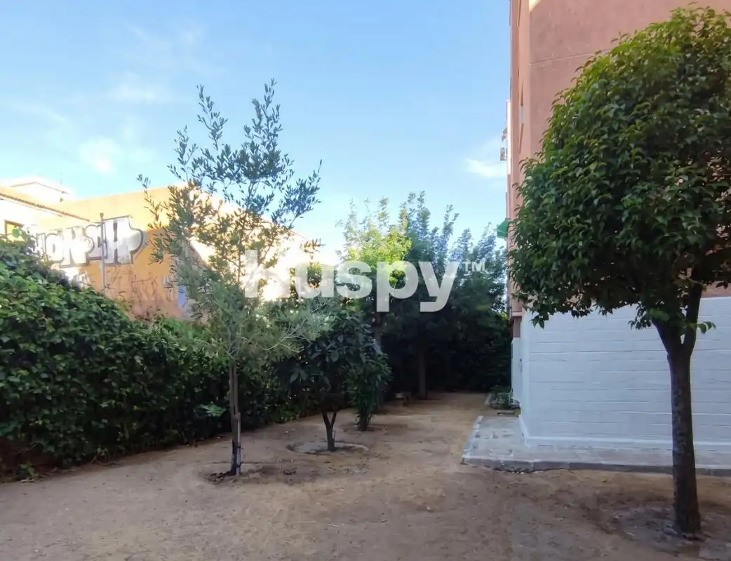 Vista exterior de Piso en venta en Latina