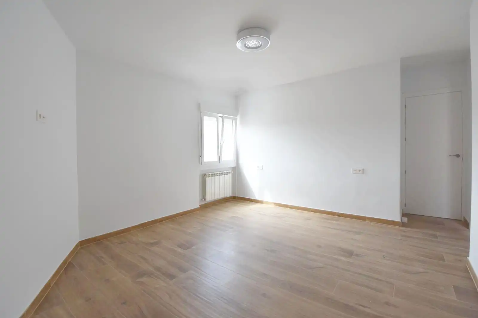 Schlafzimmer von Wohnung zum Verkauf in Pinto mit Heizung
