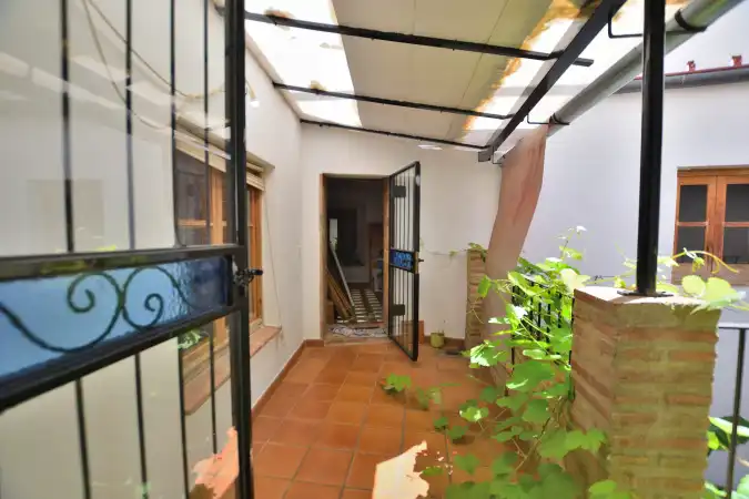 Casa adosada en venta en Benaoján con Calefacción, Terraza y Jacuzzi