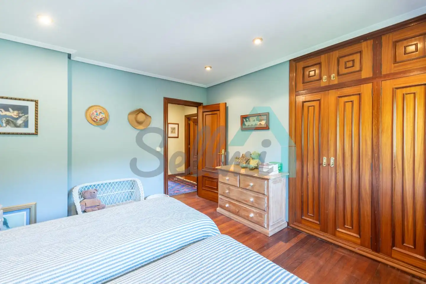 Bedroom of Detached homes for sale in Llanes  with Heating, Private garden and Parquet flooring