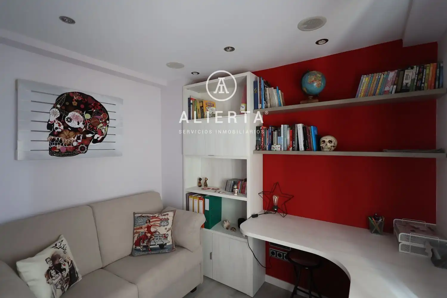 Bedroom of Flat for rent in Zaragoza  with Air Conditioner and Heating
