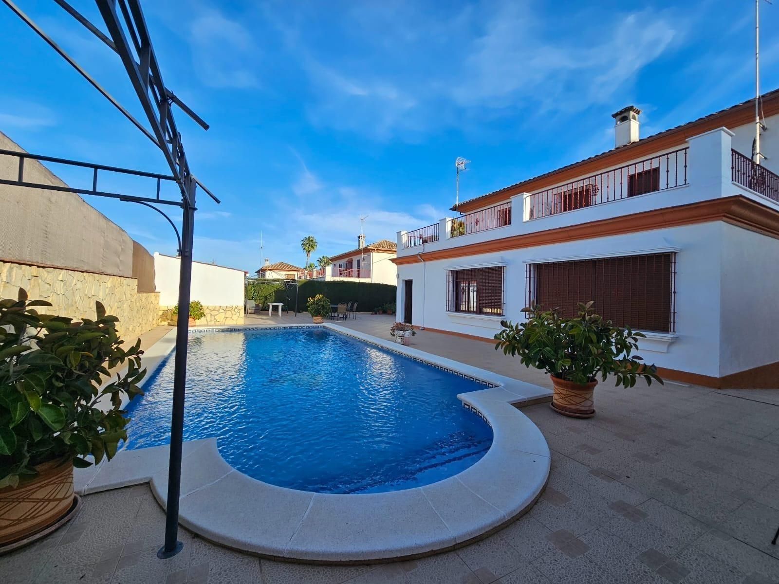 Piscina de Casa o xalet en venda en  Córdoba Capital amb Aire condicionat, Calefacció i Jardí privat