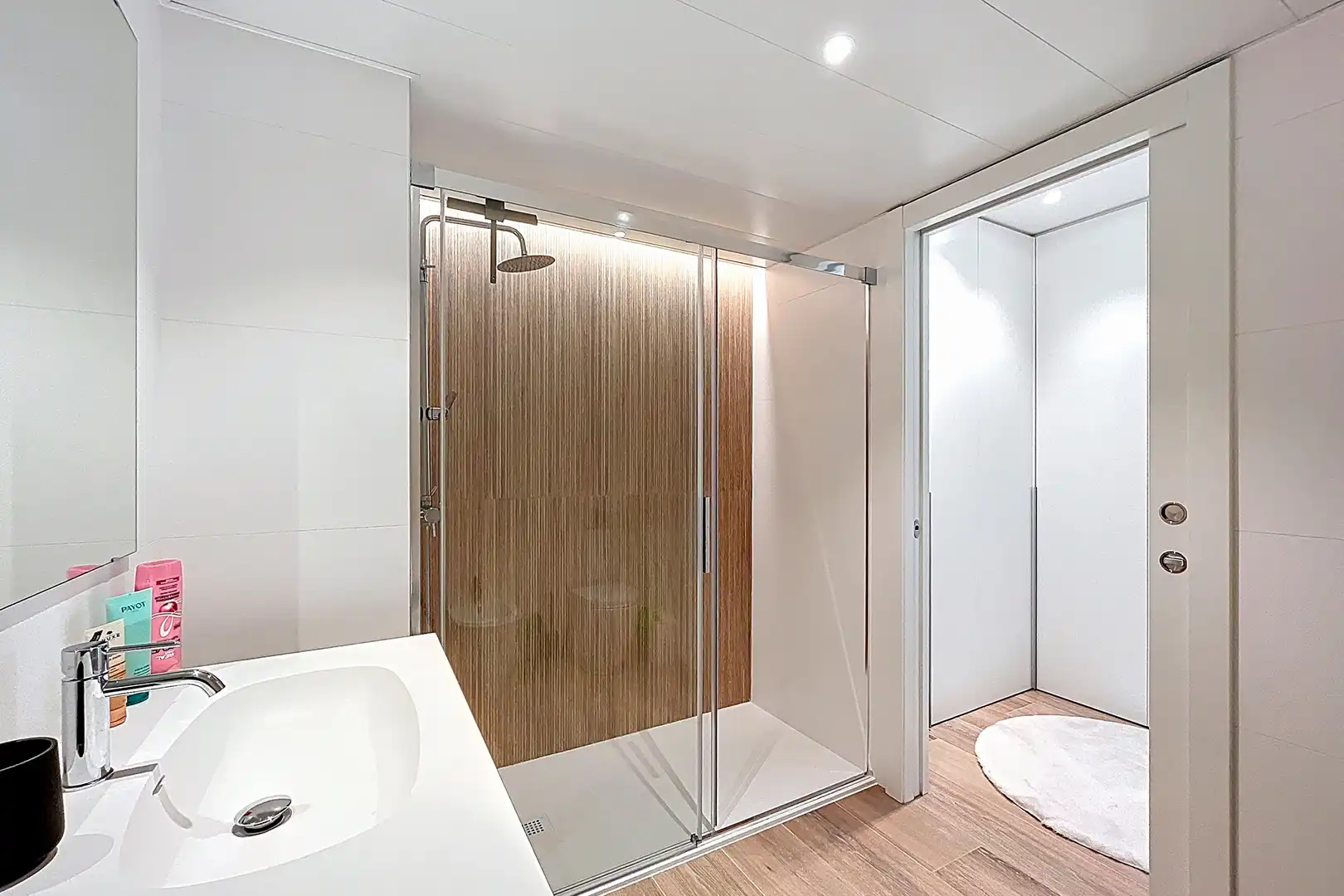 Bathroom of Apartments for sale in Escaldes – Engordany  with Parquet flooring and Terrace