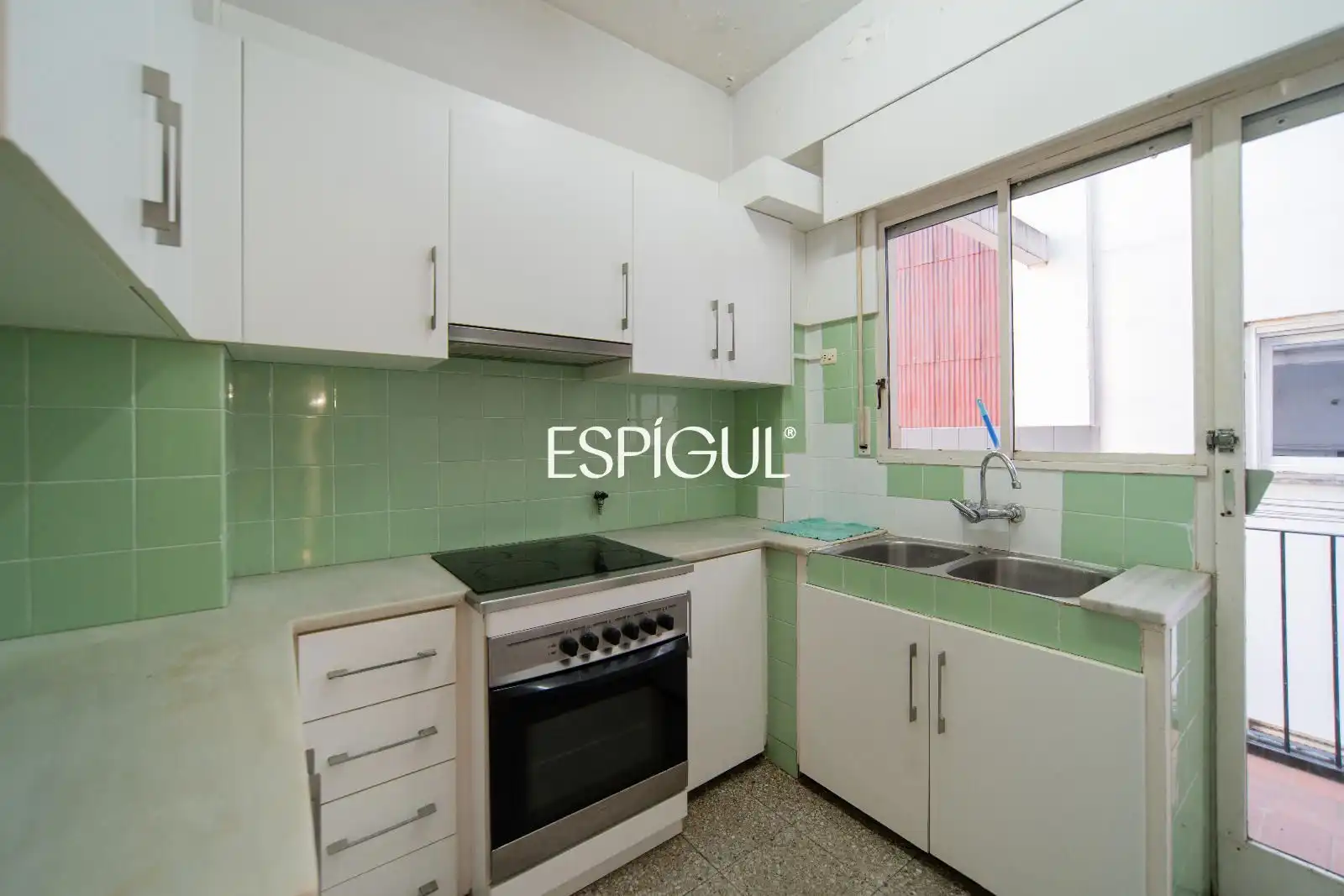 Cocina de Piso en venta en Girona con Calefacción, Terraza y Amueblado