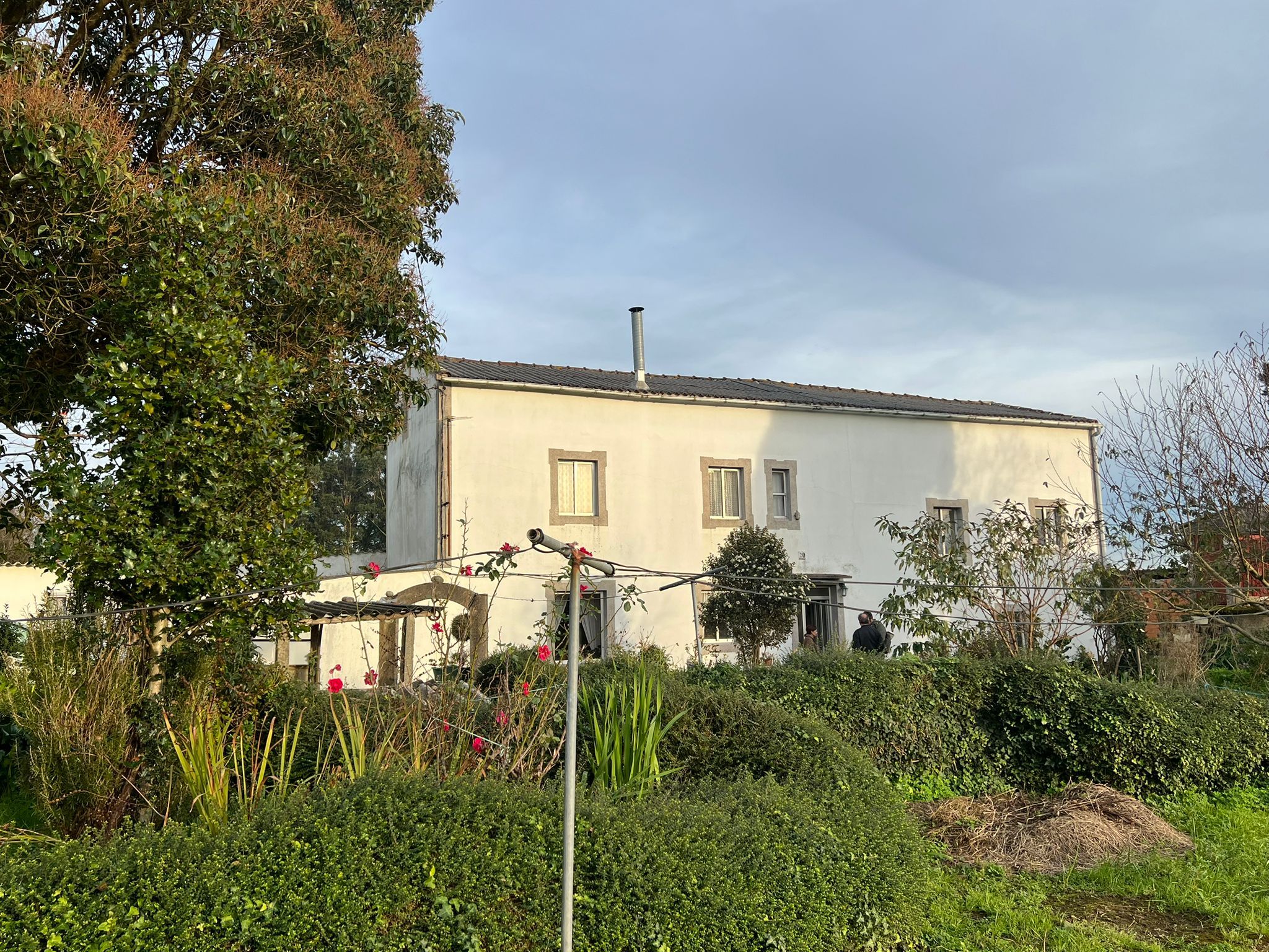 Vista exterior de Casa o xalet en venda en Narón amb Jardí privat, Traster i Moblat