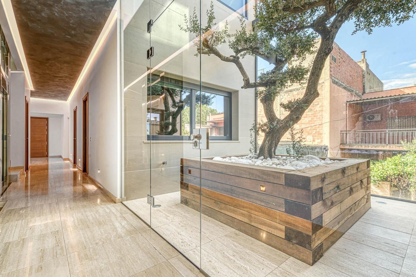 Bathroom of House or chalet for sale in Figueres  with Private garden, Terrace and Swimming Pool