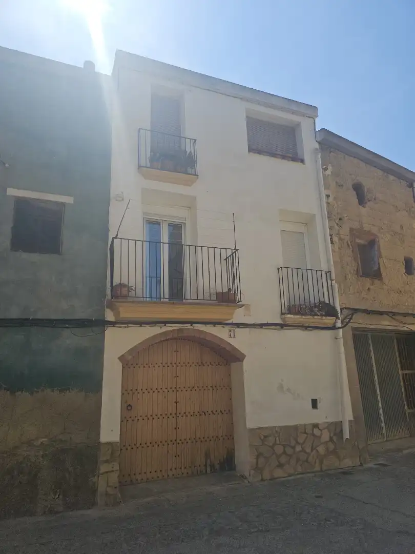 Außenansicht von Einfamilien-Reihenhaus zum Verkauf in La Granja d'Escarp mit Klimaanlage, Heizung und Terrasse