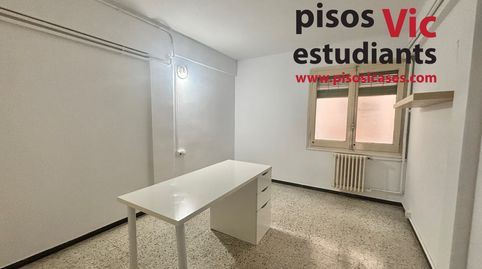 Foto 2 de Pis de lloguer a Carrer de Manlleu, Nord, Vic