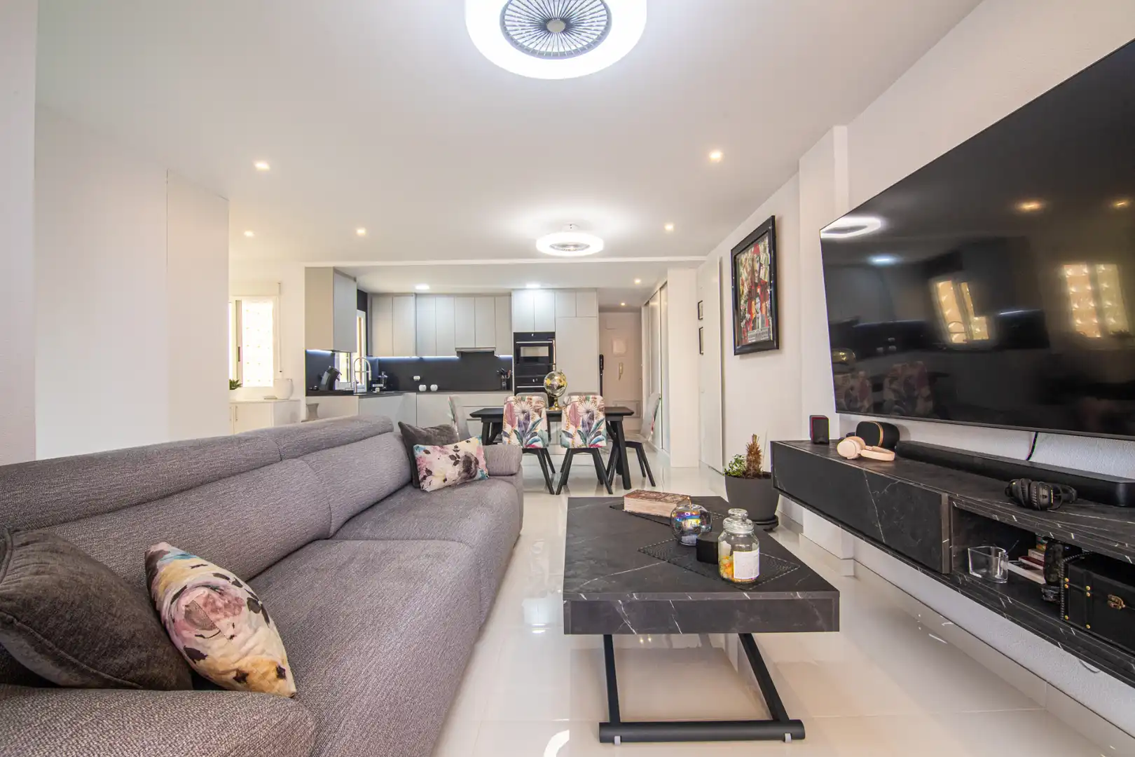 Sala d'estar de Apartament en venda en Santa Pola amb Aire condicionat, Moblat i Balcó