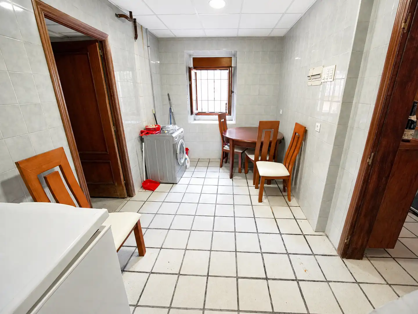 Cuina de Casa o xalet en venda en Salas amb Jardí privat, Traster i Moblat