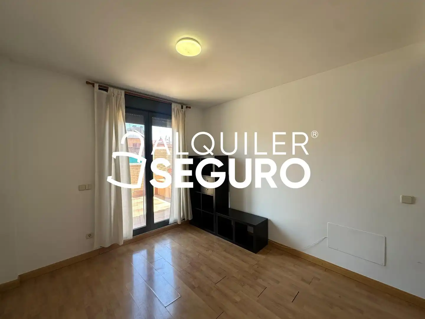 Bedroom of Flat for rent in Madrid  with Air Conditioner, Heating and Terrace