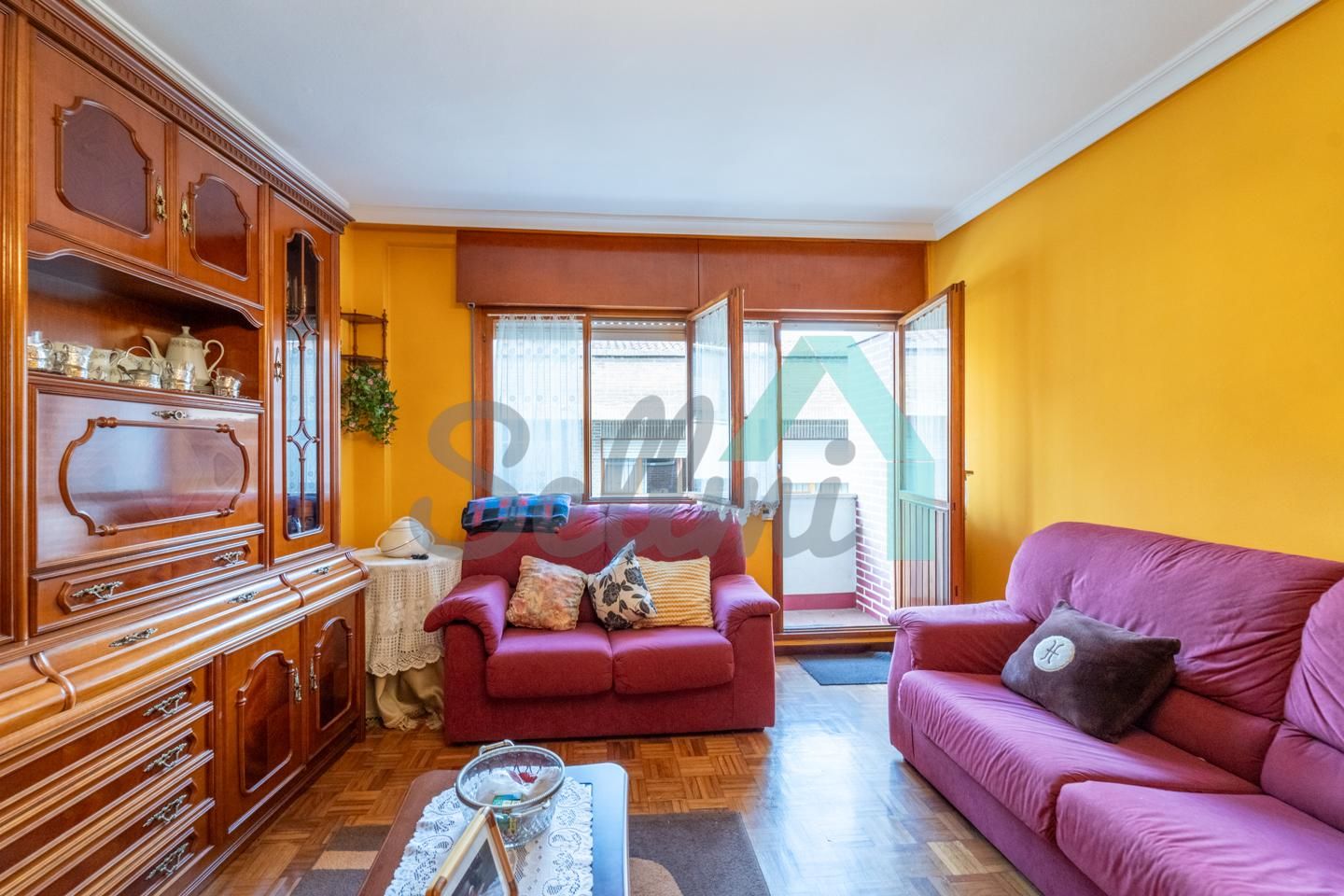 Sala d'estar de Pis en venda en Grado amb Calefacció, Parquet i Terrassa