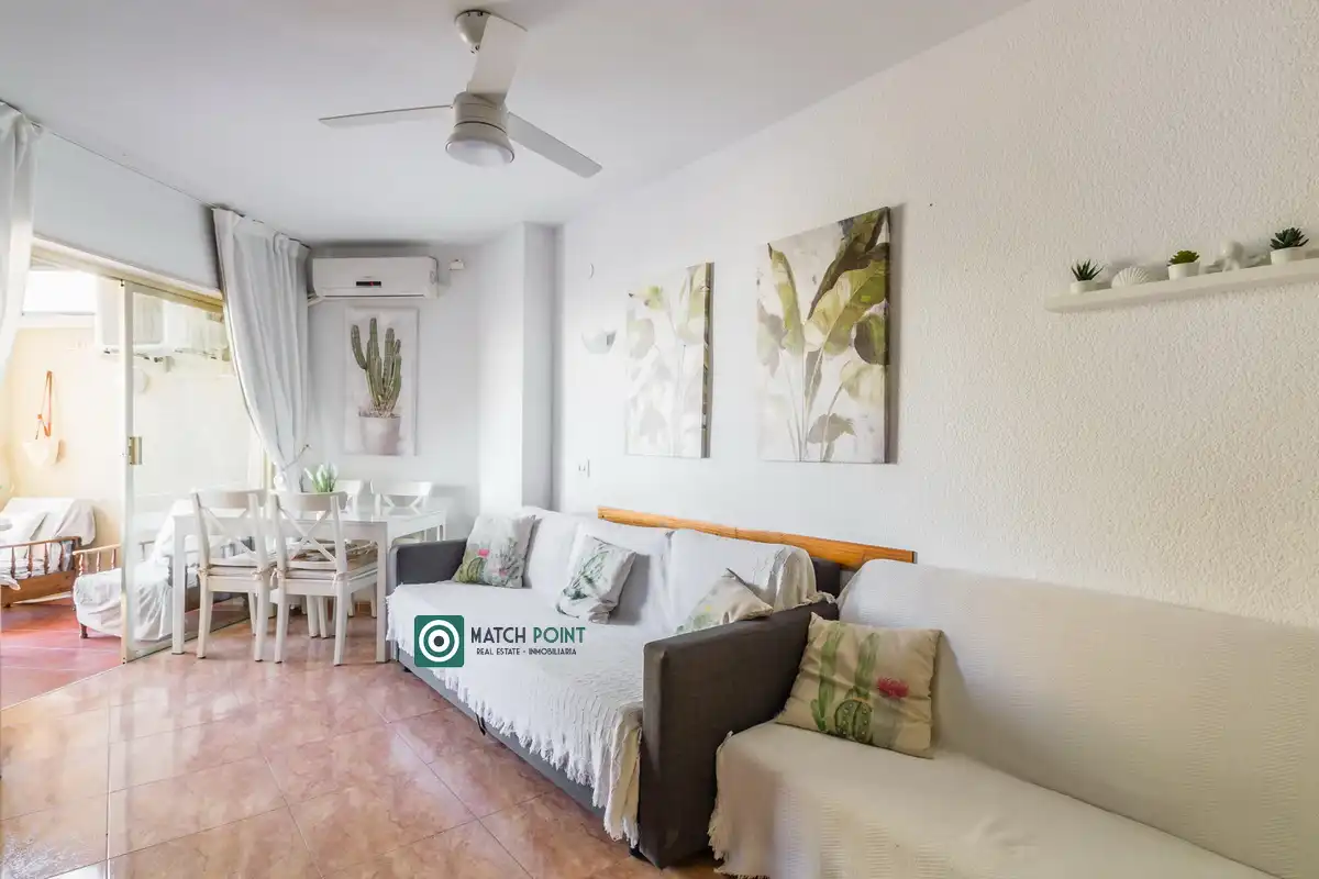 Sala de estar de Apartamento de alquiler en Almuñécar con Amueblado