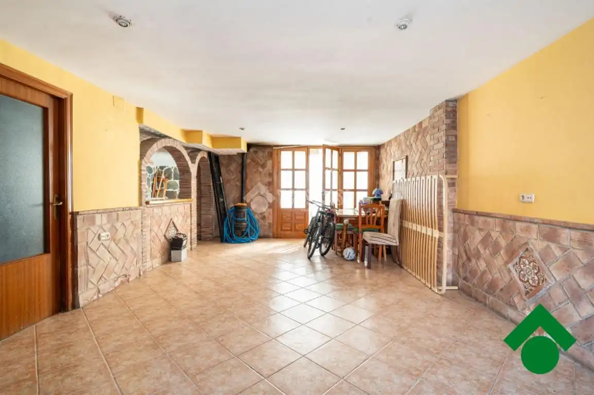 Casa adosada en venda en Pinos Puente
