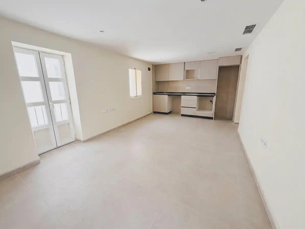 Küche von Dachboden zum Verkauf in Cádiz mit Terrasse und Balkon