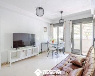 Living room of Flat for sale in  Granada Capital  with Balcony and Community pool