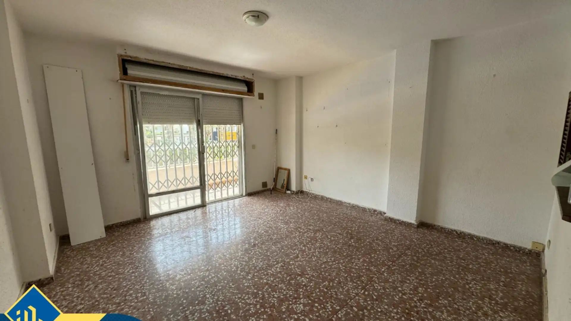 Vista exterior de Apartament en venda en Torrevieja amb Calefacció, Terrassa i Forn