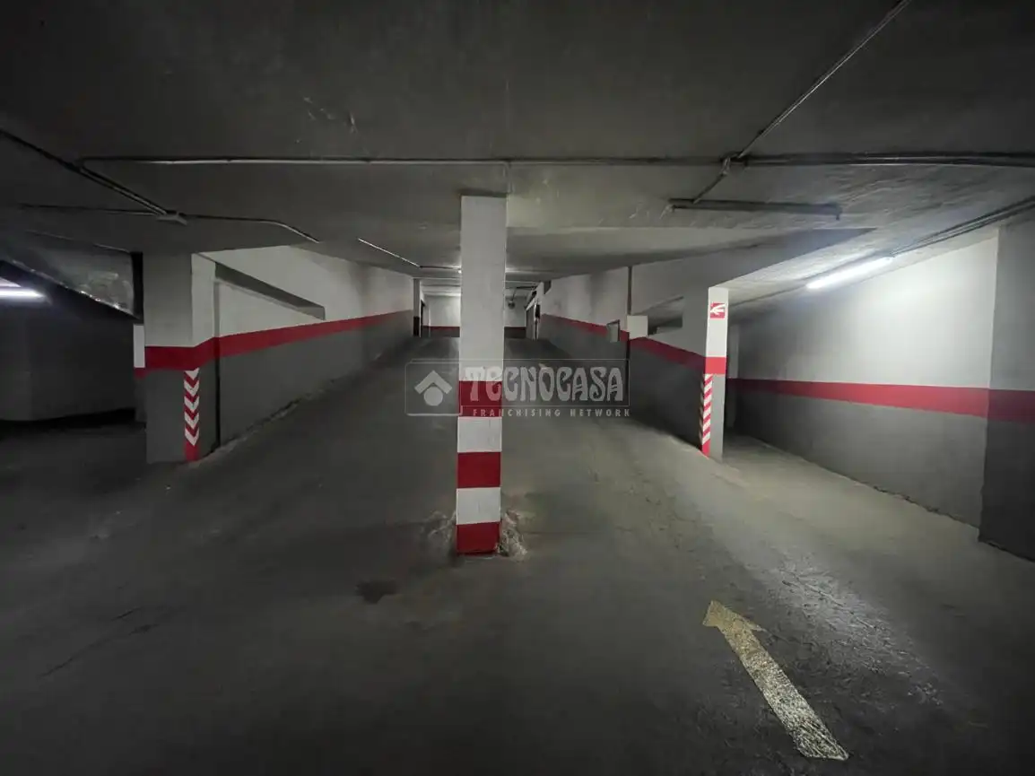 Aparcament amb ascensor en venda a C. Pintor Zuloaga, imagen 12